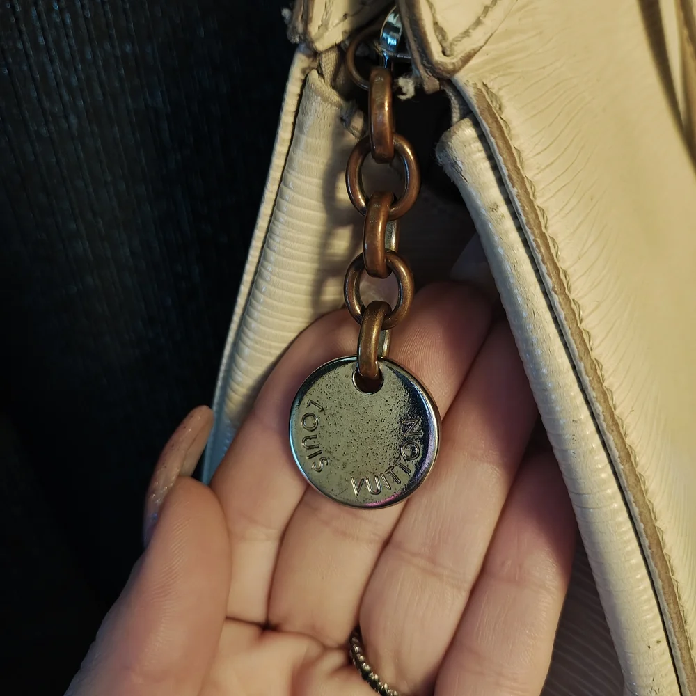Louis Vuitton Brea MM - Picture 7 of 16